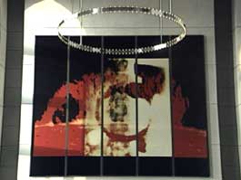 Katharina Sieverdings Sonnenkorona ist ein Denkmal f�r die verfolgten Abgeordneten linker und b�rgerlicher Parteien am Beginn der Nazidiktatur.